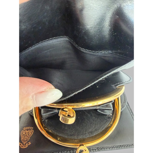 Gucci Vintage GG Kiss Lock Coin Purse Wallet Black Embossed Leather Crest Italy - Picture 12 of 13